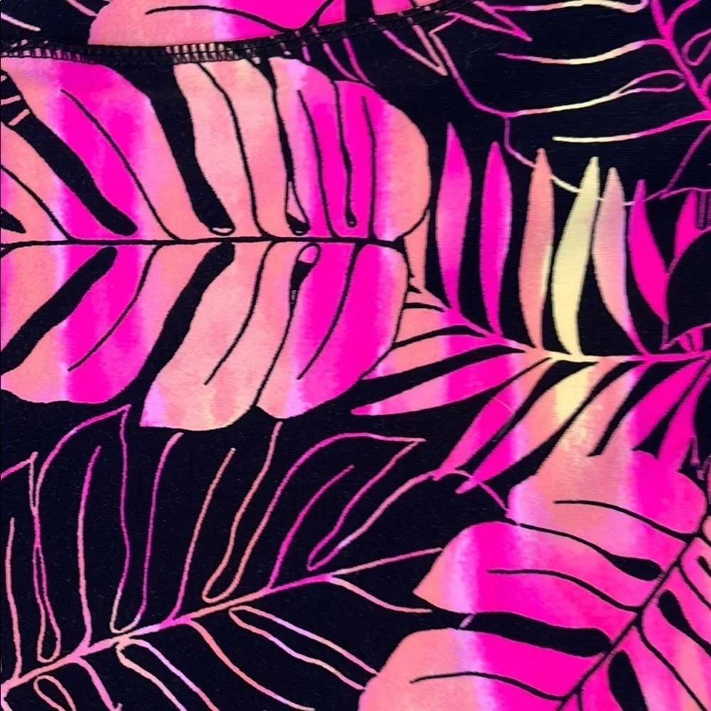 Torrid Performance Core 9” Pink Black Tropical Leaf Biker Workout Shorts Size 5
